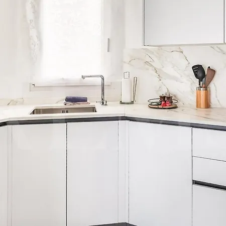 Apartament Chic Gem Rooftop Terrace With Bbq Rems